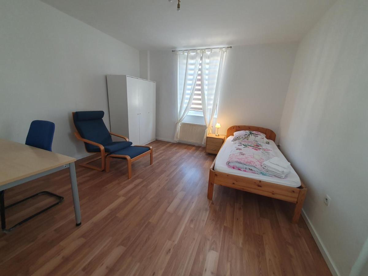 Privatzimmer An Der Uniklinik Майнц Экстерьер фото